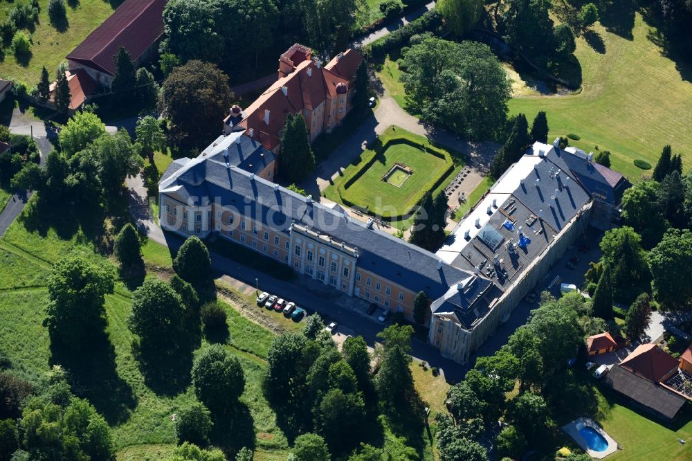 Luftbild Petrohrad - Petersburg - Palais des Schloss Petrohrad an der Straße Petrohrad 1 in Petrohrad - Petersburg in Ustecky kraj - Aussiger Region, Tschechien