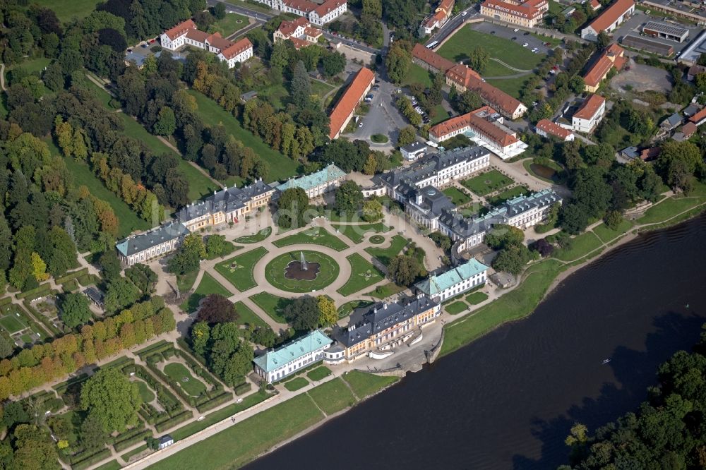 Luftaufnahme Dresden - Palais des Schloss Pillnitz in Dresden im Bundesland Sachsen, Deutschland