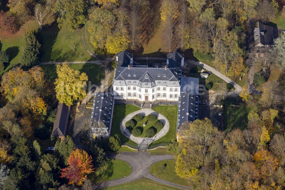 Quadrath-Ichendorf aus der Vogelperspektive: Palais des Schloss in Quadrath-Ichendorf im Bundesland Nordrhein-Westfalen, Deutschland