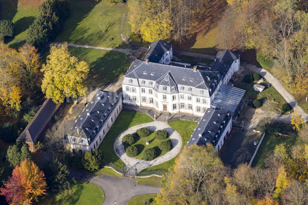 Luftaufnahme Quadrath-Ichendorf - Palais des Schloss in Quadrath-Ichendorf im Bundesland Nordrhein-Westfalen, Deutschland