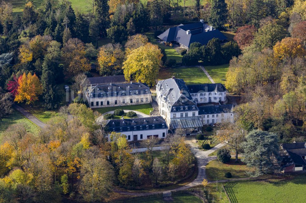 Quadrath-Ichendorf aus der Vogelperspektive: Palais des Schloss in Quadrath-Ichendorf im Bundesland Nordrhein-Westfalen, Deutschland