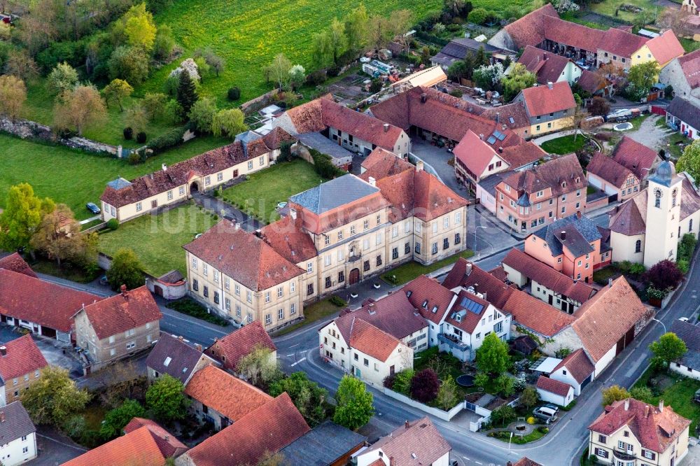 Sulzheim von oben - Palais des Schloß und Restaurant Sulzheim in Sulzheim im Bundesland Bayern, Deutschland