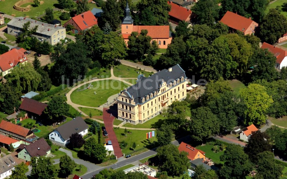 Luftaufnahme Ribbeck - Palais des Schloss Ribbeck GmbH in Ribbeck im Bundesland Brandenburg