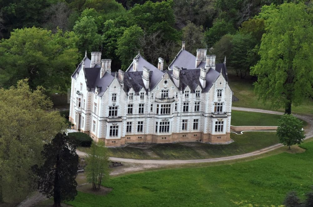 Luftbild Saint-Selve - Palais des Schloss in Saint-Selve in Aquitaine Limousin Poitou-Charentes, Frankreich