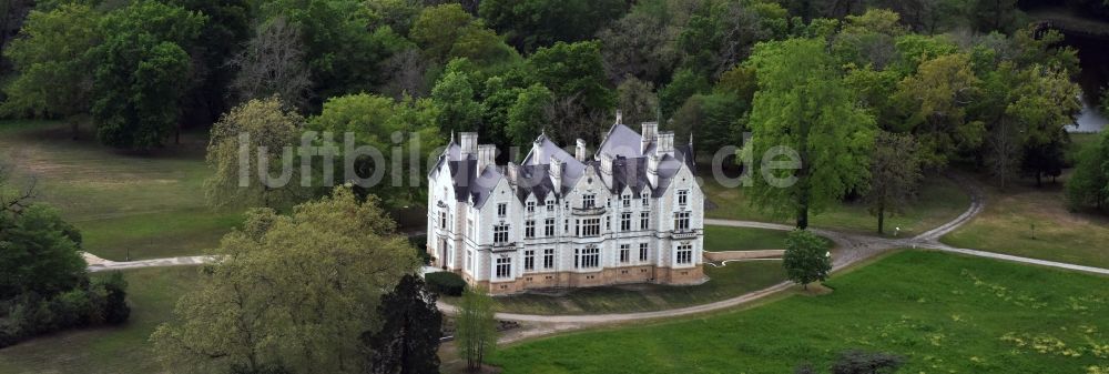 Luftaufnahme Saint-Selve - Palais des Schloss in Saint-Selve in Aquitaine Limousin Poitou-Charentes, Frankreich