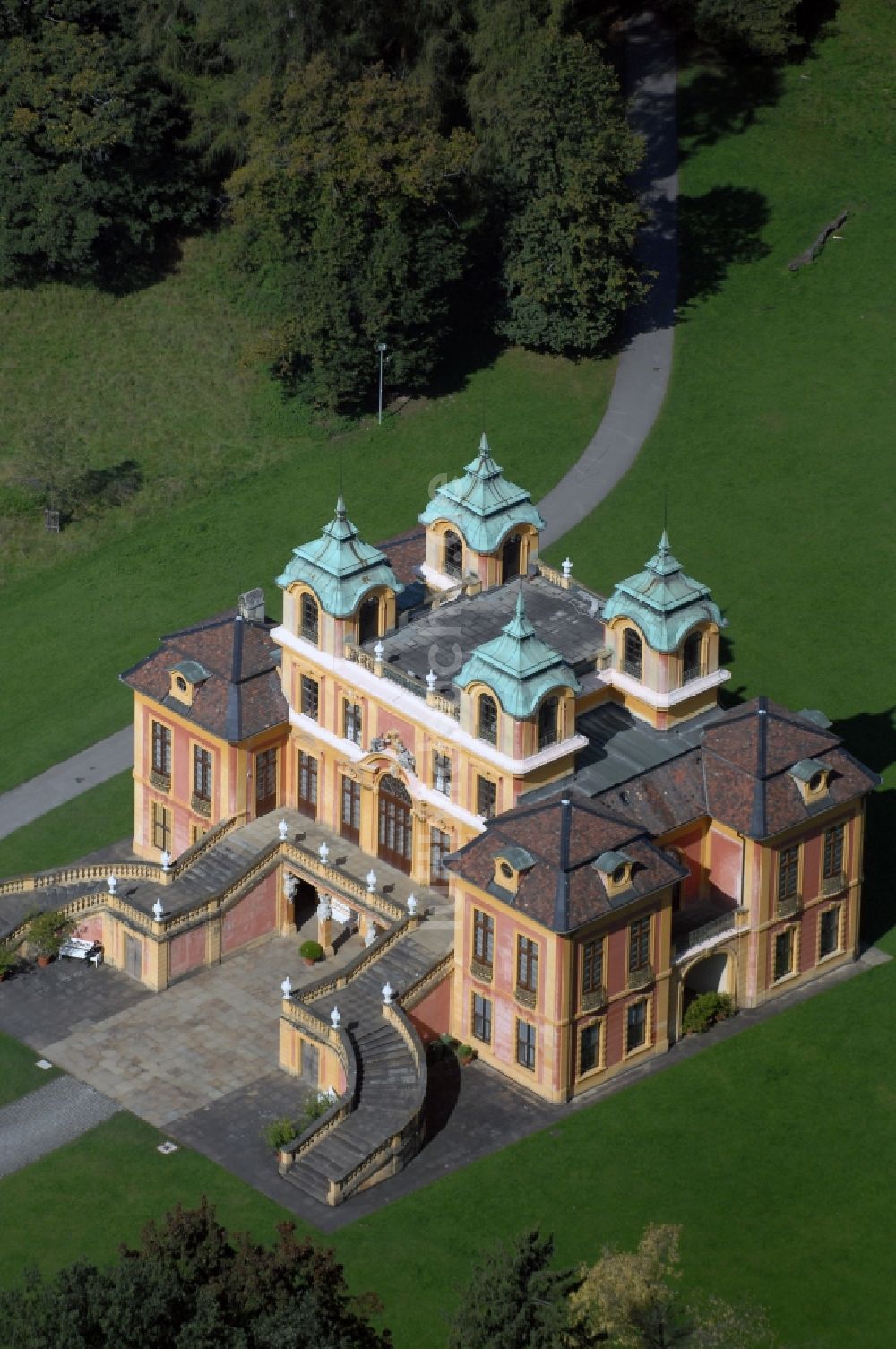 Luftbild Ludwigsburg - Palais des Schloss Schloss Favorite im Favoritepark in Ludwigsburg im Bundesland Baden-Württemberg