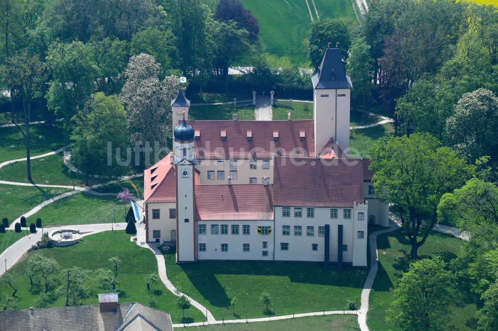 Luftaufnahme Steindorf - Palais des Schloss Schloss Hofhegnenberg in Steindorf im Bundesland Bayern, Deutschland