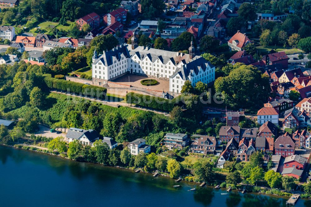 Luftaufnahme Plön - Palais des Schloss Schloss Plön in Plön im Bundesland Schleswig-Holstein, Deutschland