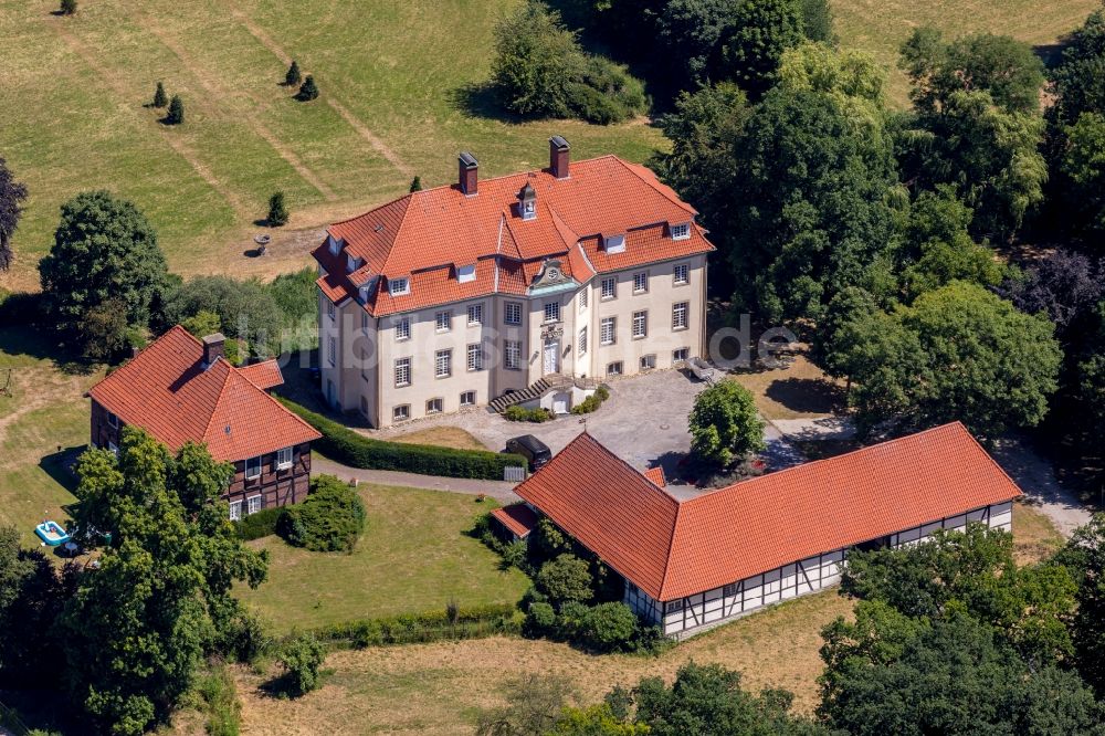 Ennigerloh von oben - Palais des Schloss Schloss Vornholz in Ennigerloh im Bundesland Nordrhein-Westfalen, Deutschland