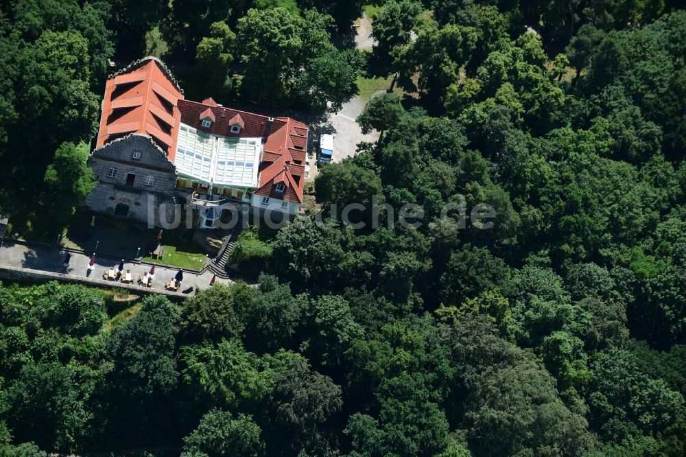 Halberstadt von oben - Palais des Schloss Spiegelsberge in Halberstadt im Bundesland Sachsen-Anhalt