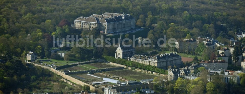 Luftbild Meudon - Palais des Schloss Village Educatif Saint-Philippe - Apprentis d'Auteuil an der Rue du Père Brottier in Meudon in Ile-de-France, Frankreich