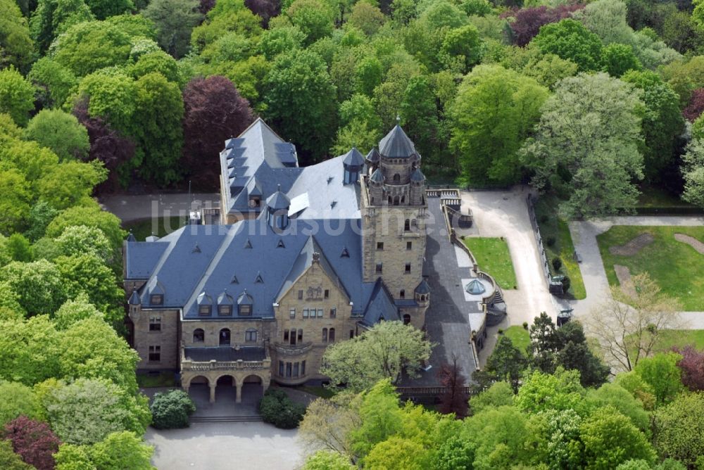 Budenheim von oben - Palais des Schloss Waldthausen in Budenheim im Bundesland Rheinland-Pfalz, Deutschland