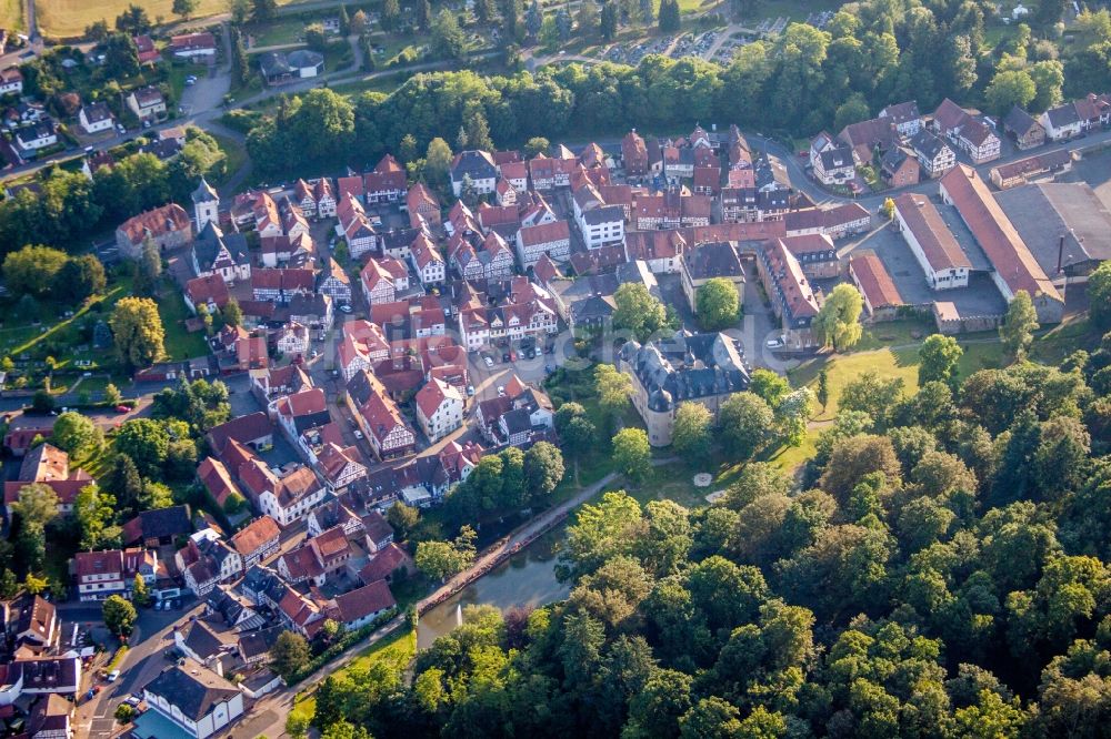 Wächtersbach von oben - Palais des Schloss Wächtersbach in Wächtersbach im Bundesland Hessen, Deutschland