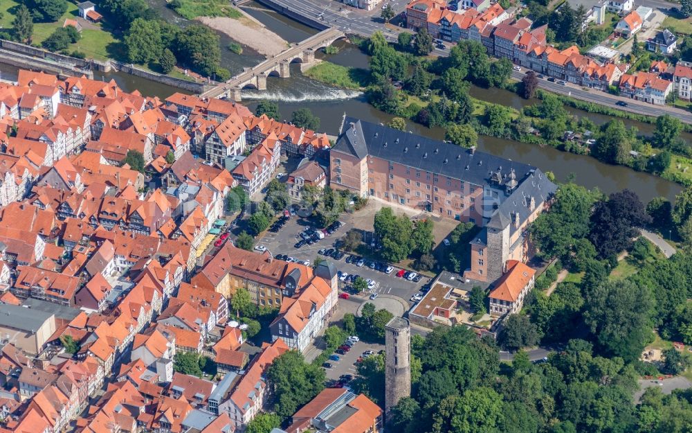 Hann. Münden von oben - Palais des Schloss Welfenschloss Münden in Hann. Münden im Bundesland Niedersachsen, Deutschland