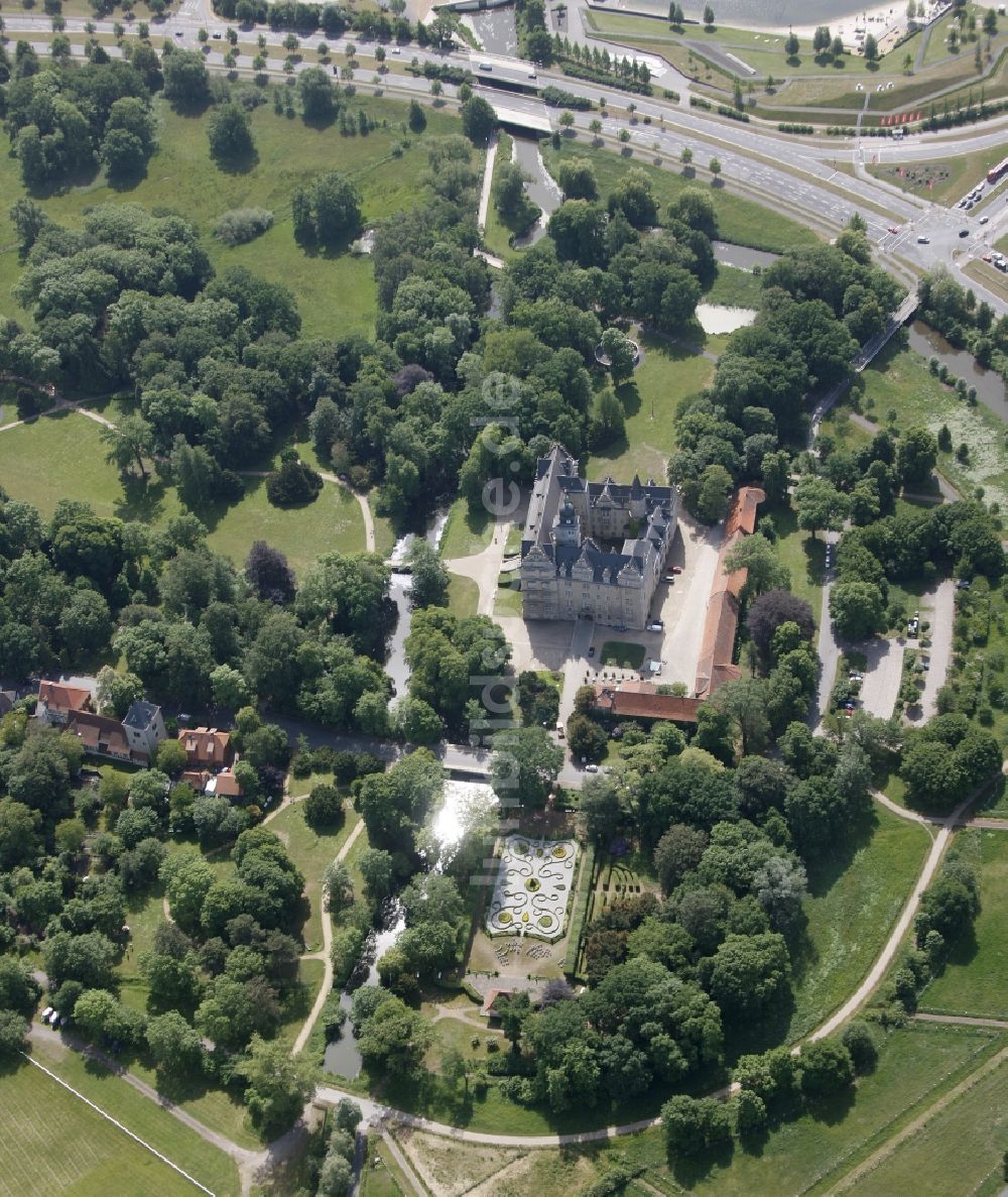 Luftbild Wolfsburg - Palais des Schloss in Wolfsburg im Bundesland Niedersachsen, Deutschland