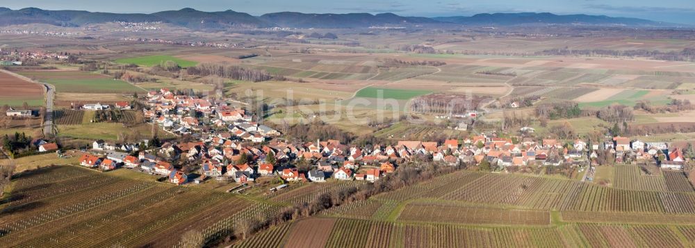 Oberhausen von oben - Panorama der Dorf - Ansicht am Rande von Feldern in Oberhausen im Bundesland Rheinland-Pfalz, Deutschland