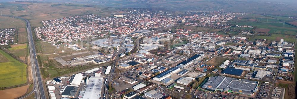 Luftbild Grünstadt - Panorama der Ortsansicht in Grünstadt im Bundesland Rheinland-Pfalz, Deutschland