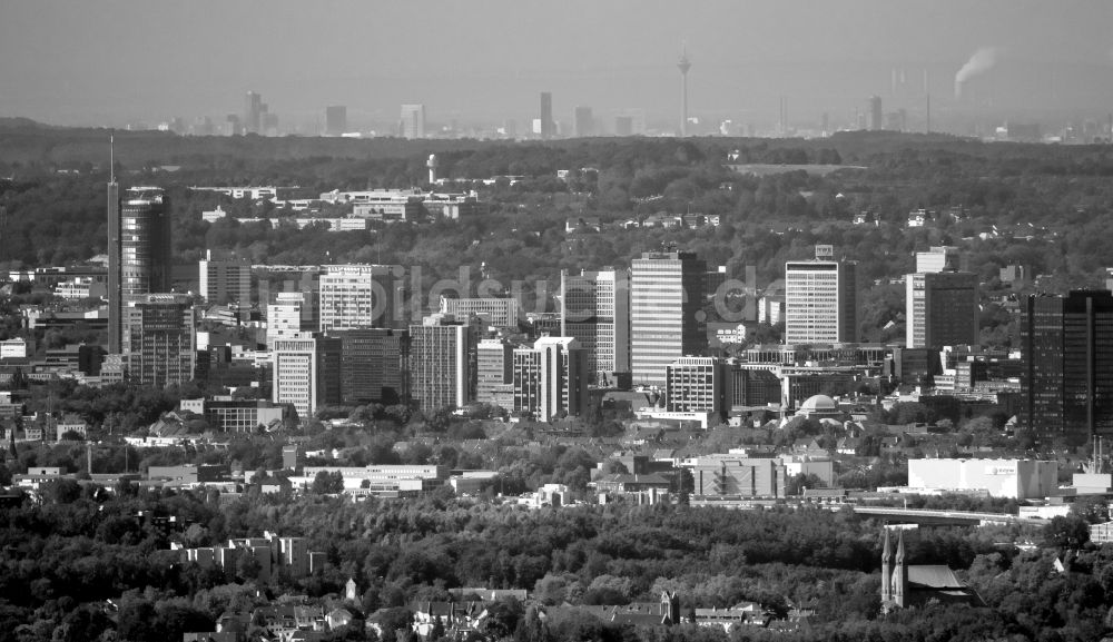 Essen aus der Vogelperspektive: Panorama- Stadtansicht des Innenstadtbereiches in Essen im Bundesland Nordrhein-Westfalen