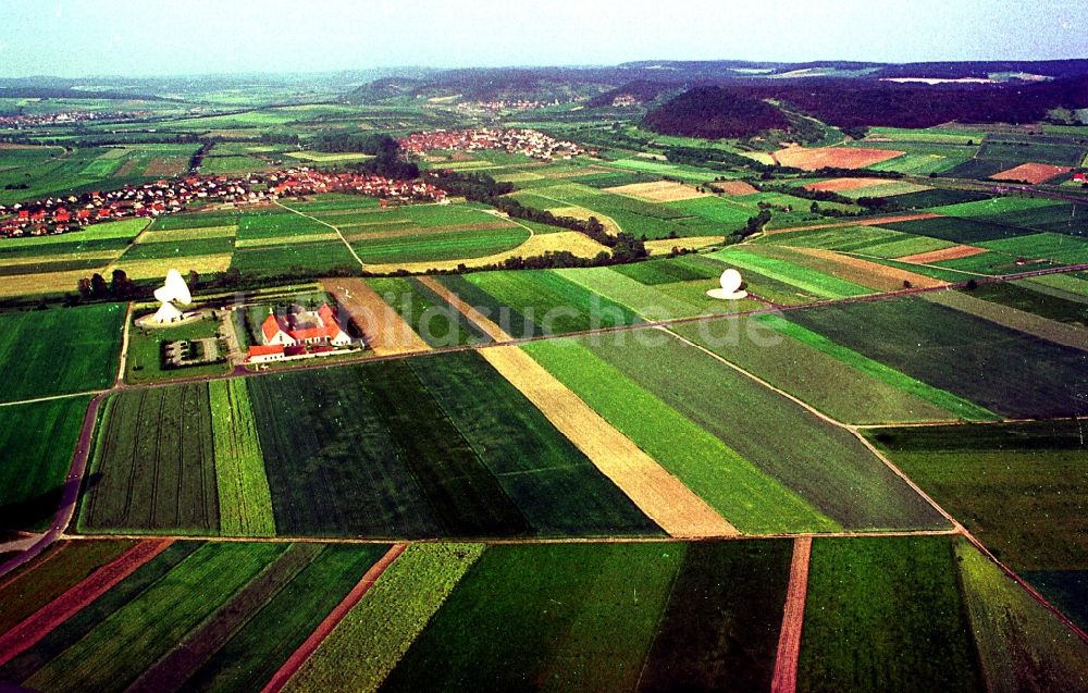 Fuchsstadt von oben - Parbolantenne - Satellitenschüsseln in Fuchsstadt im Bundesland Bayern, Deutschland