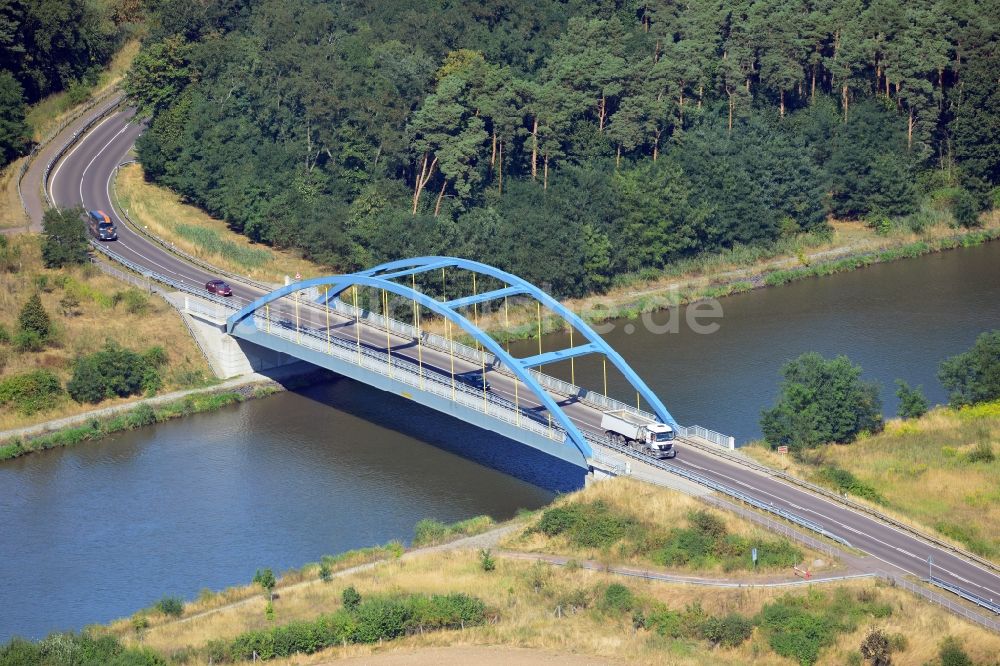 Luftbild Parchau - Parchauer Straßenbrücke über dem Elbe-Havel-Kanal im Bundesland Sachsen-Anhalt