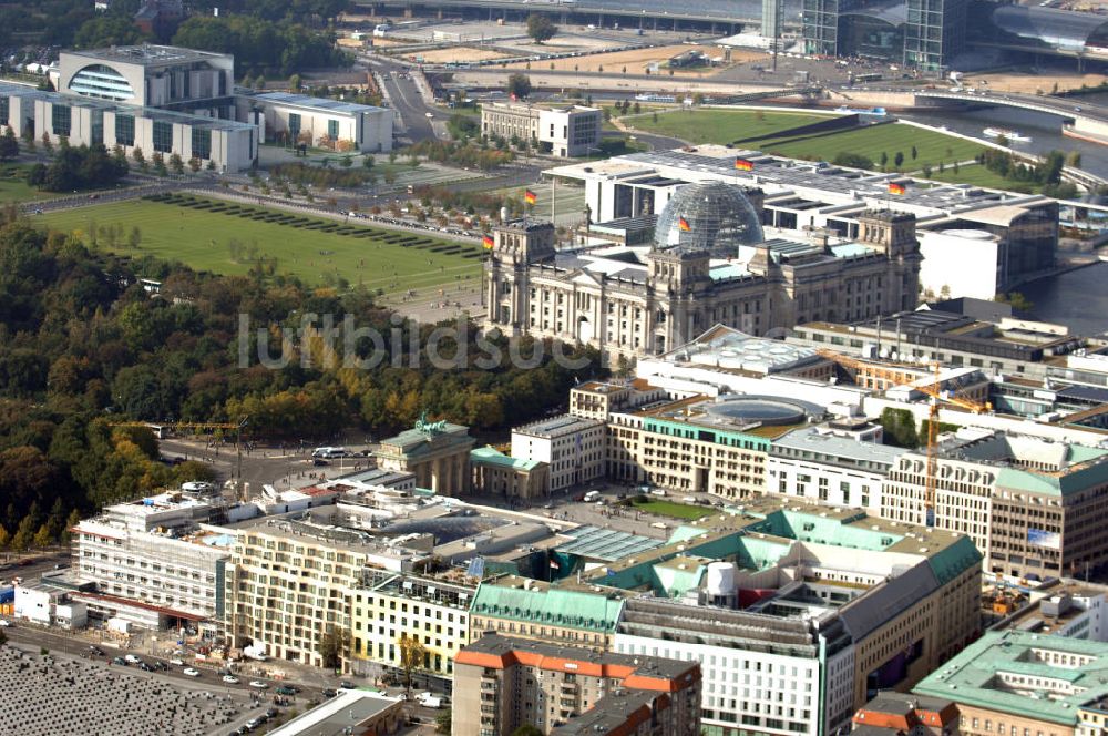 Berlin aus der Vogelperspektive: Pariser Platz in Berlin