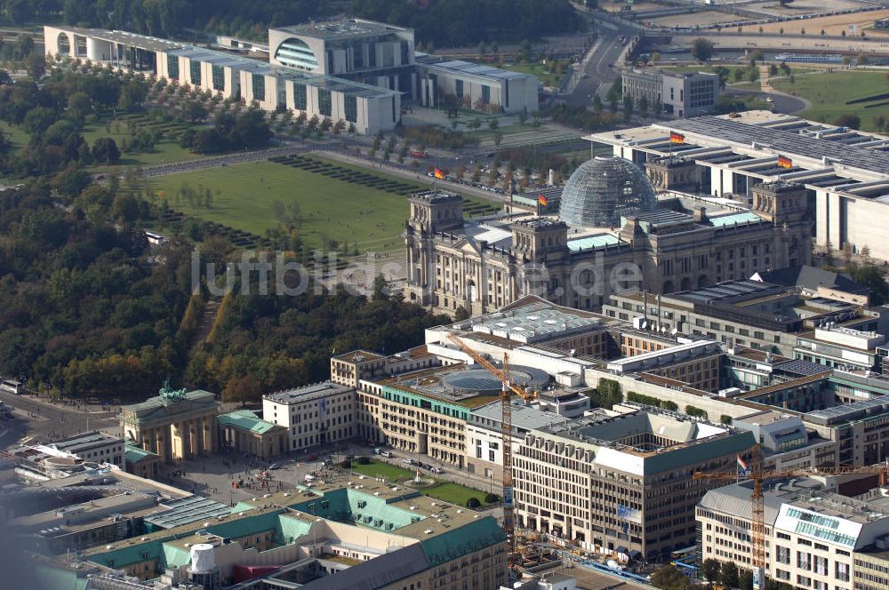 Berlin aus der Vogelperspektive: Pariser Platz in Berlin