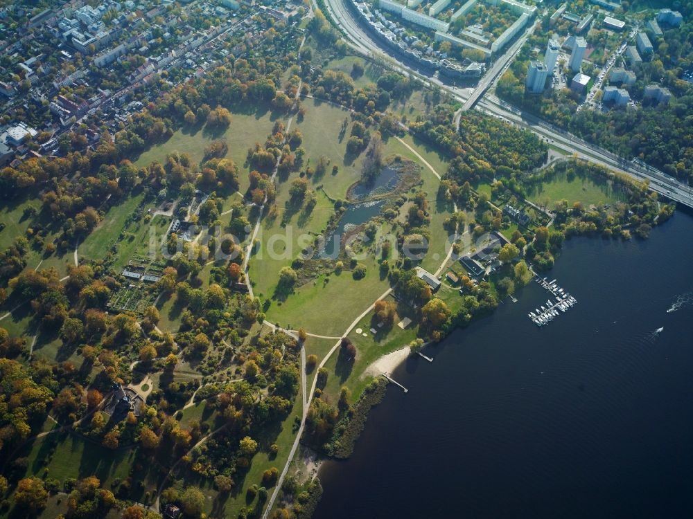 Luftaufnahme Potsdam - Park Babelsberg in Potsdam im Bundesland Brandenburg