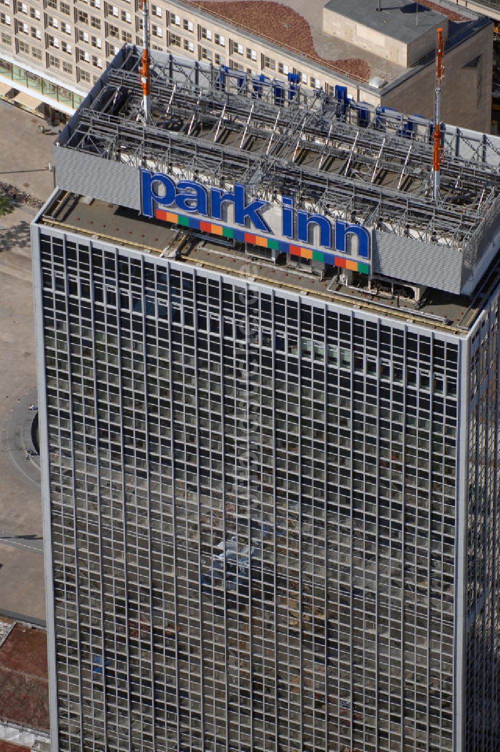 Luftbild Berlin - PARK INN Hotelhochhaus am Alexanderplatz in Berlin