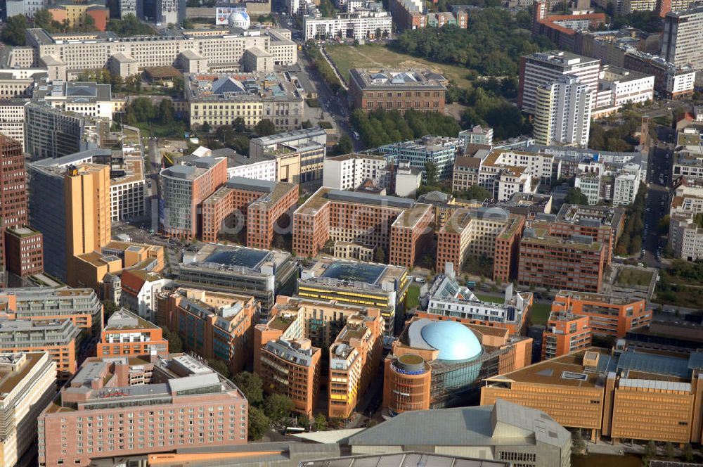 Berlin aus der Vogelperspektive: Park Kolonnaden am Potsdamer Platz in Berlin