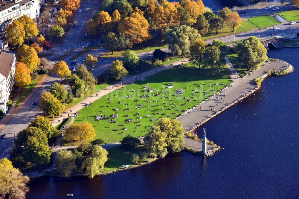 Luftbild Hamburg - Parkanlage Alsterwiese Schwanenwik in Hamburg, Deutschland