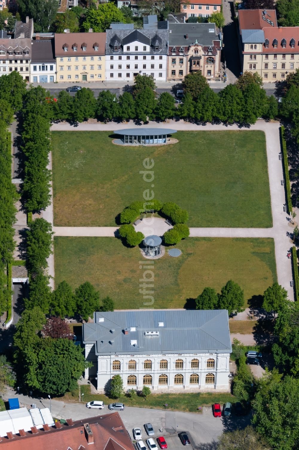 Weimar aus der Vogelperspektive: Parkanlage Beethovenplatz und Landesarchiv Thüringen Hauptstaatsarchiv Weimar in Weimar im Bundesland Thüringen, Deutschland