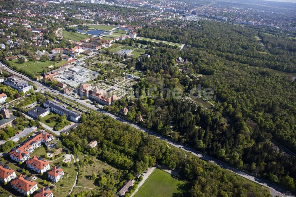 München aus der Vogelperspektive: Parkanlage Botanische Staatssammlung und Botanischer Garten entlang der Menzinger Straße im Ortsteil Neuhausen-Nymphenburg in München im Bundesland Bayern, Deutschland