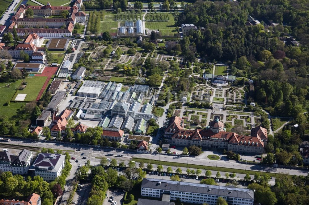 Luftbild München - Parkanlage Botanische Staatssammlung und Botanischer Garten entlang der Menzinger Straße im Ortsteil Neuhausen-Nymphenburg in München im Bundesland Bayern, Deutschland