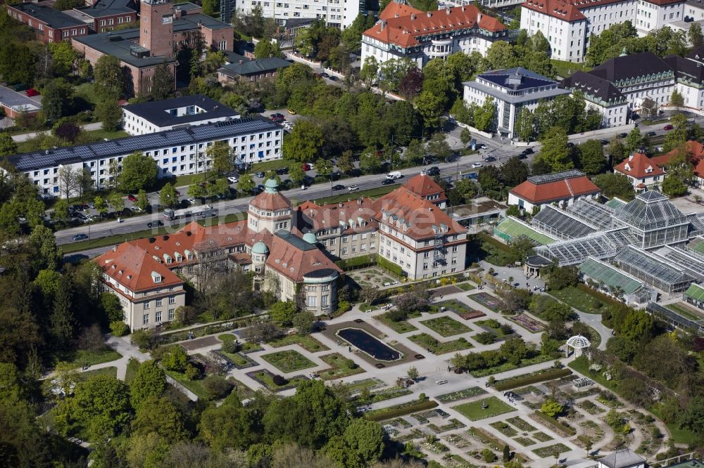 Luftbild München - Parkanlage Botanische Staatssammlung und Botanischer Garten entlang der Menzinger Straße im Ortsteil Neuhausen-Nymphenburg in München im Bundesland Bayern, Deutschland