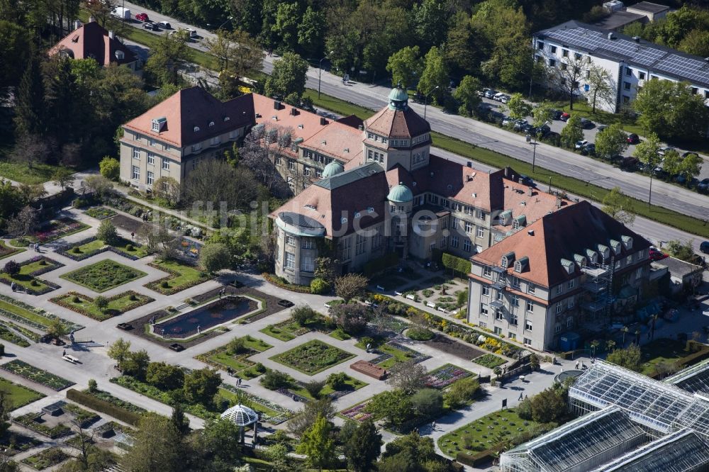 München aus der Vogelperspektive: Parkanlage Botanische Staatssammlung und Botanischer Garten entlang der Menzinger Straße im Ortsteil Neuhausen-Nymphenburg in München im Bundesland Bayern, Deutschland