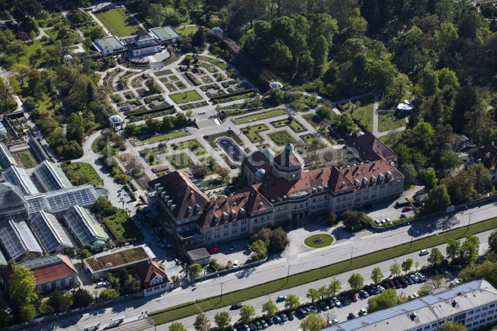 Luftbild München - Parkanlage Botanische Staatssammlung und Botanischer Garten entlang der Menzinger Straße im Ortsteil Neuhausen-Nymphenburg in München im Bundesland Bayern, Deutschland