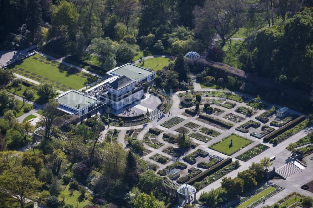 München von oben - Parkanlage Botanische Staatssammlung und Botanischer Garten entlang der Menzinger Straße im Ortsteil Neuhausen-Nymphenburg in München im Bundesland Bayern, Deutschland