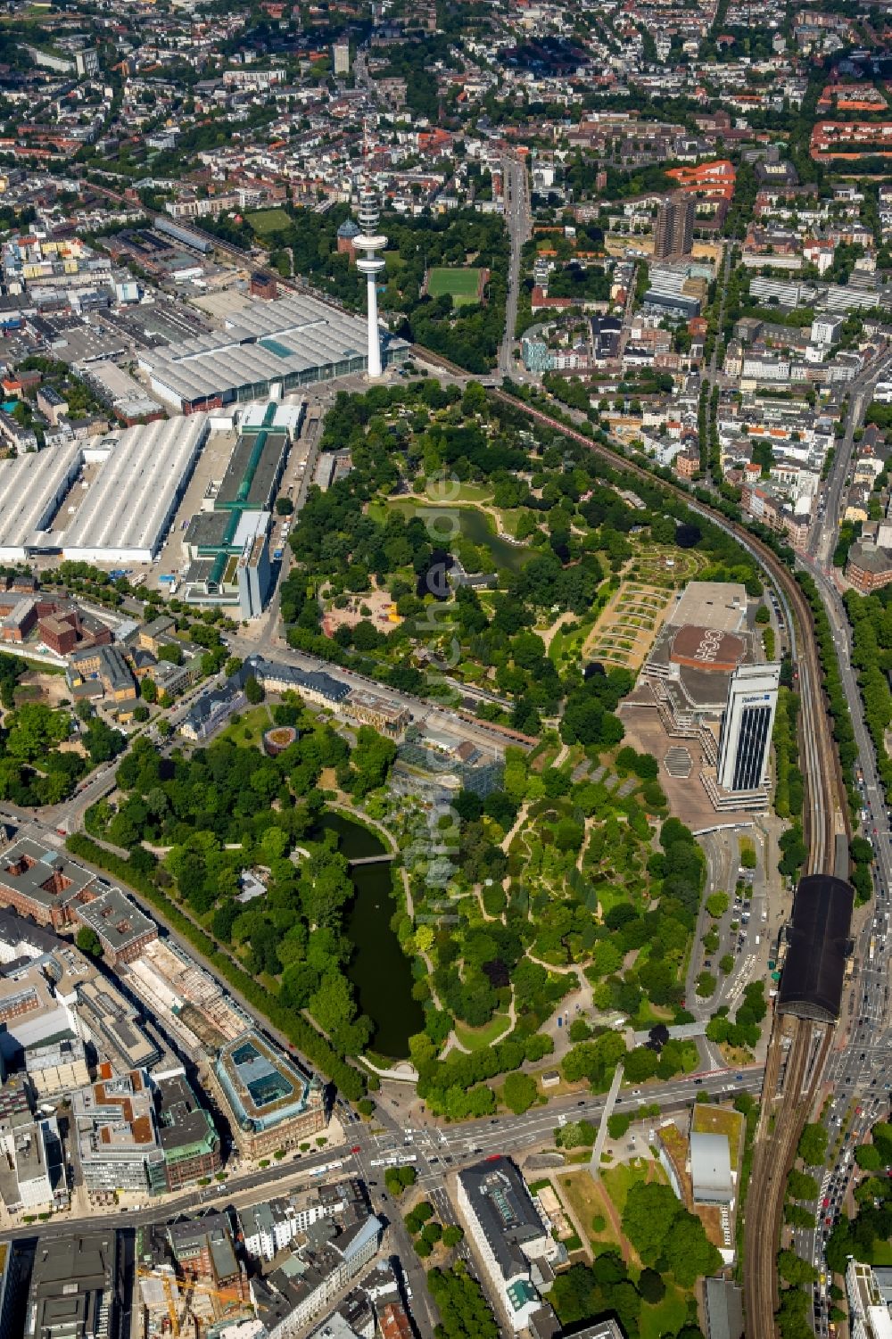 Luftaufnahme Hamburg - Parkanlage Botanischer Garten - Wallringpark in Hamburg