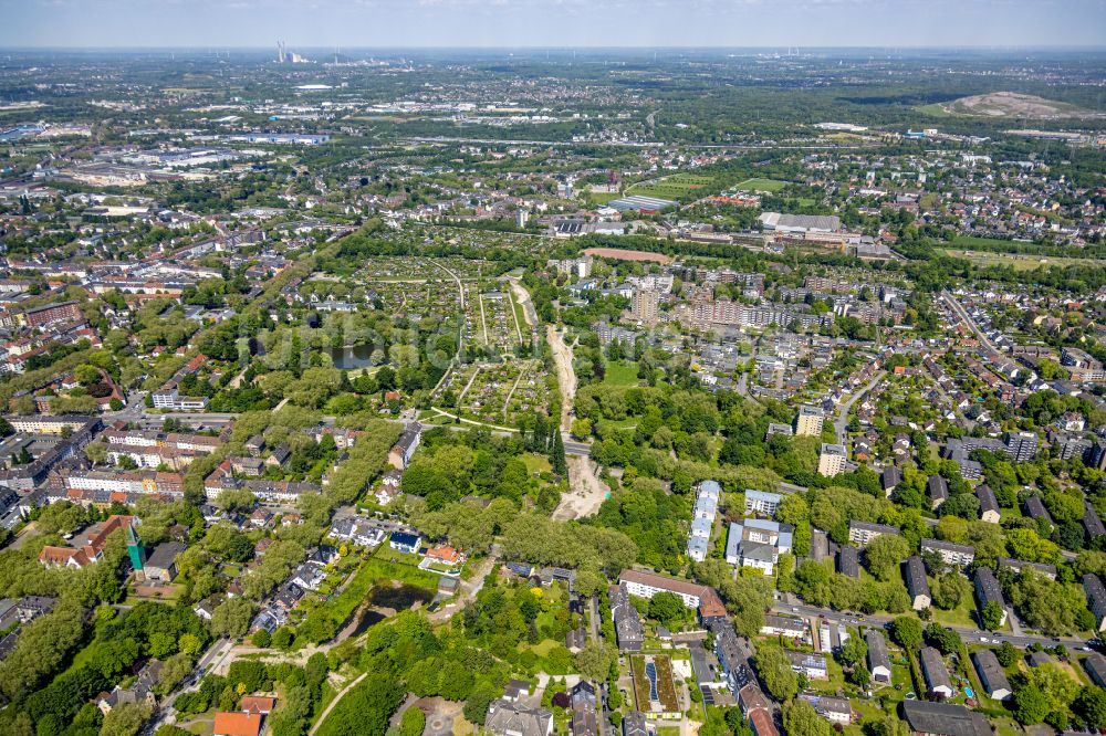 Gelsenkirchen aus der Vogelperspektive: Parkanlage Burgers Park in Gelsenkirchen im Bundesland Nordrhein-Westfalen, Deutschland