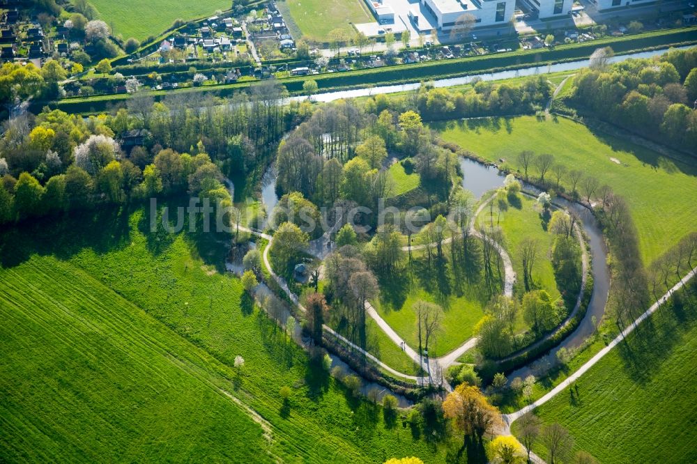 Hamm von oben - Parkanlage Burghügel Mark an der Soester Straße in Hamm im Bundesland Nordrhein-Westfalen