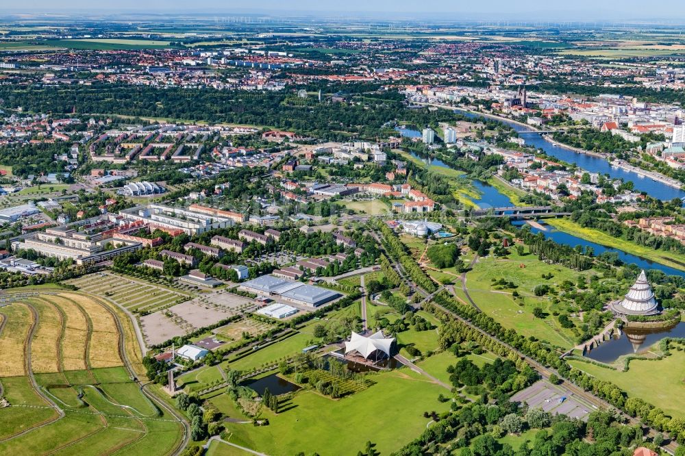 Luftbild Magdeburg - Parkanlage Elbauenpark in Magdeburg im Bundesland Sachsen-Anhalt, Deutschland