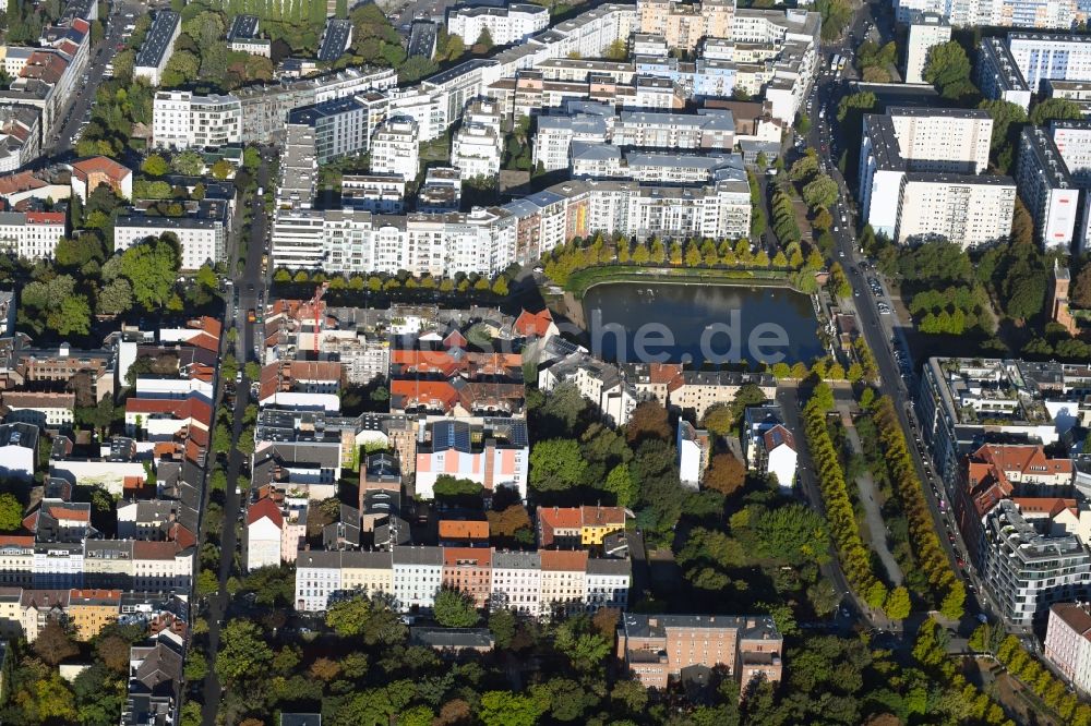 Berlin aus der Vogelperspektive: Parkanlage Engelbecken Kreuzberg in Berlin