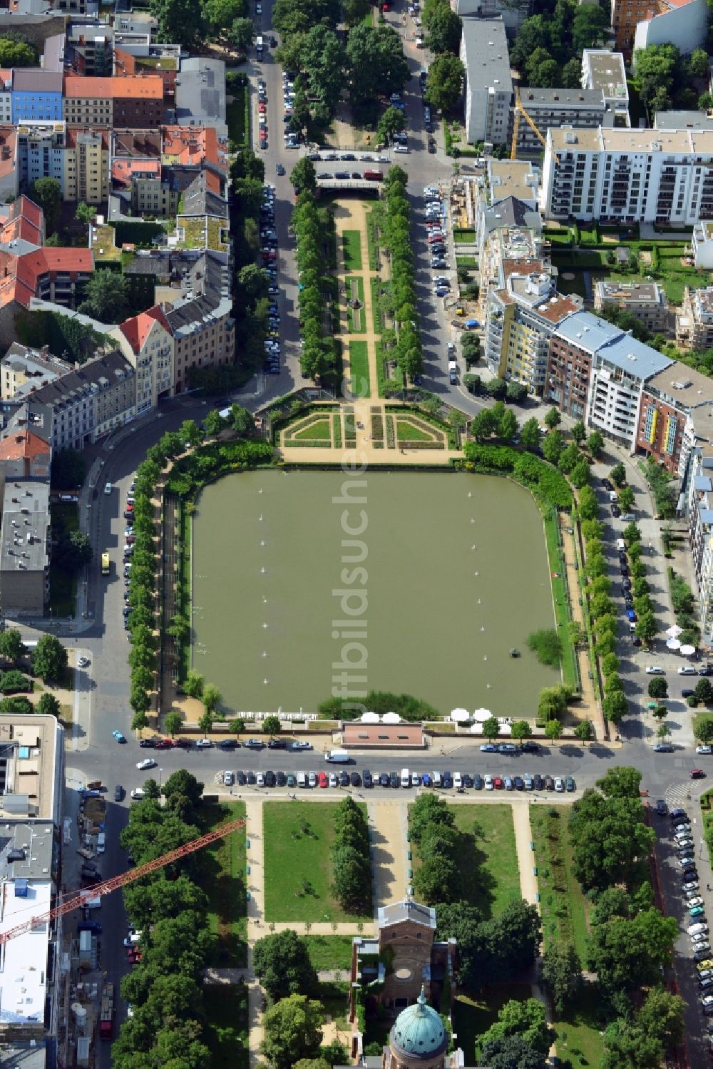 Luftbild Berlin - Parkanlage Engelbecken zwischen den Stadtteilen Kreuzberg und Mitte von Berlin