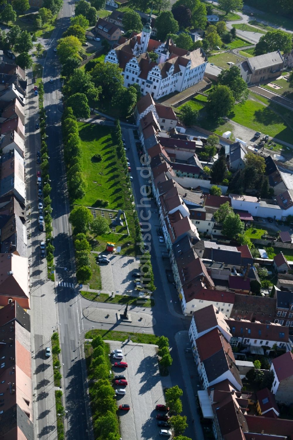 Luftbild Doberlug-Kirchhain - Parkanlage entlang der Hauptstraße in Doberlug-Kirchhain im Bundesland Brandenburg, Deutschland