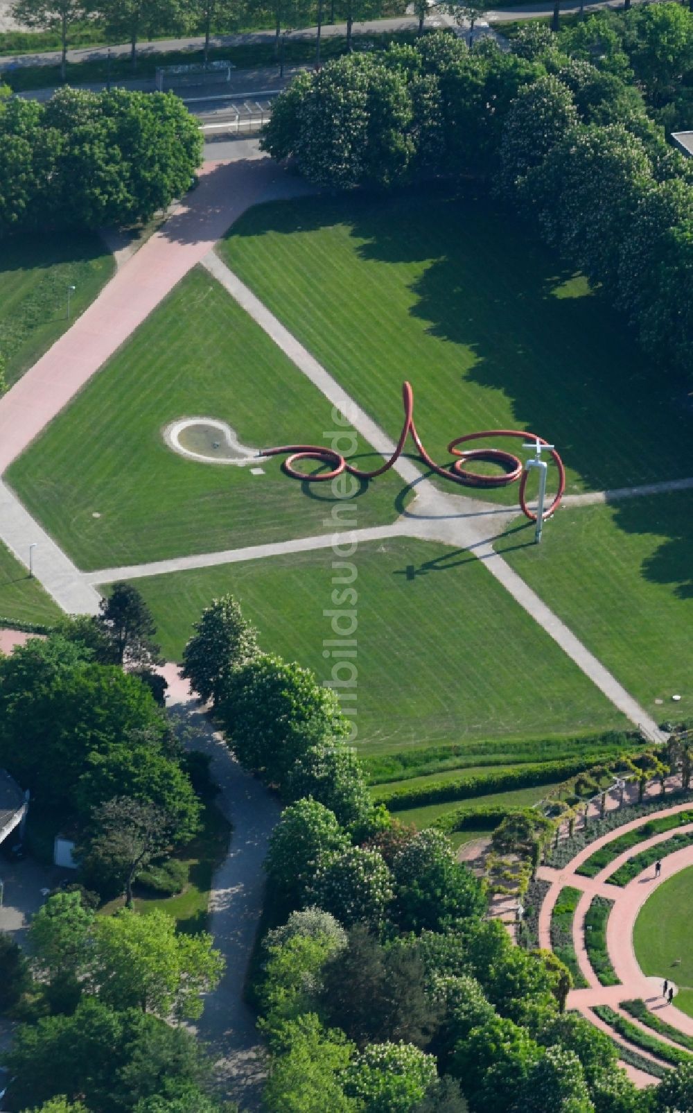 Freiburg im Breisgau aus der Vogelperspektive: Parkanlage des Eschholzpark in Freiburg im Breisgau im Bundesland Baden-Württemberg, Deutschland