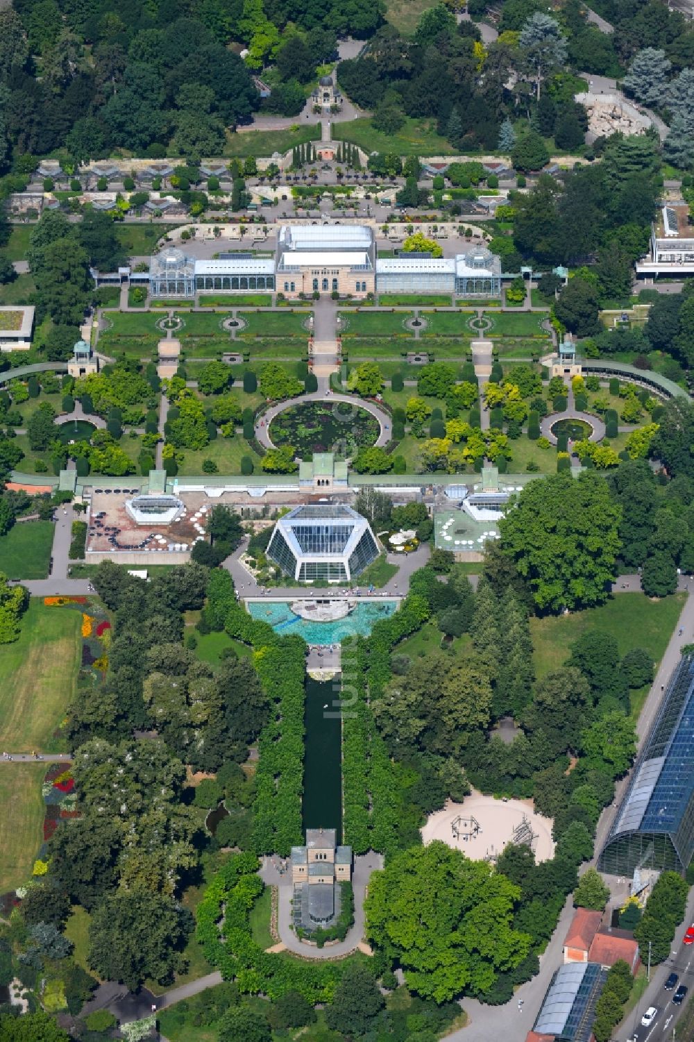 Stuttgart aus der Vogelperspektive: Parkanlage und Gebäude des Zoologisch - Botanischen Gartens ( Wilhelma ) Stuttgart in Stuttgart im Bundesland Baden-Württemberg, Deutschland