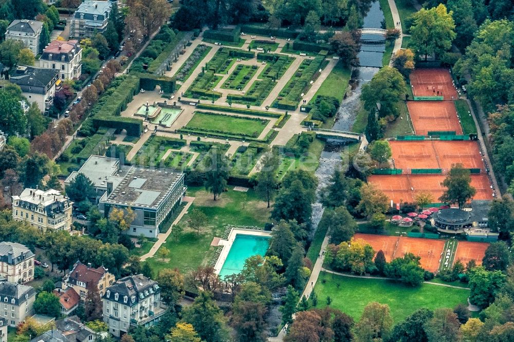 Baden-Baden von oben - Parkanlage Gönneranlage in Baden-Baden im Bundesland Baden-Württemberg, Deutschland