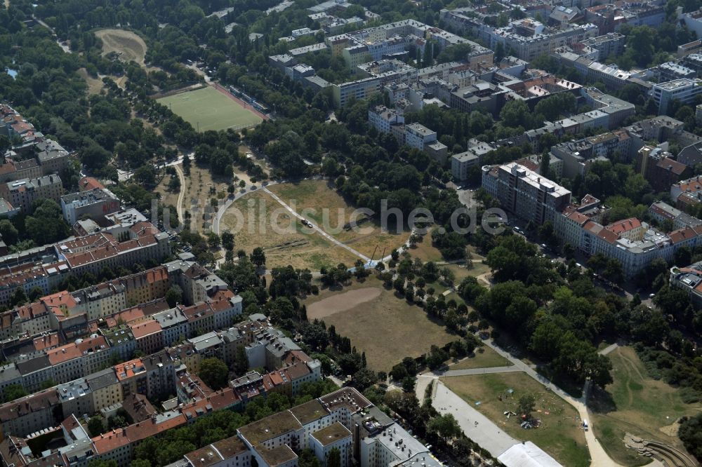 Berlin aus der Vogelperspektive: Parkanlage des Görlitzer Parks in Berlin