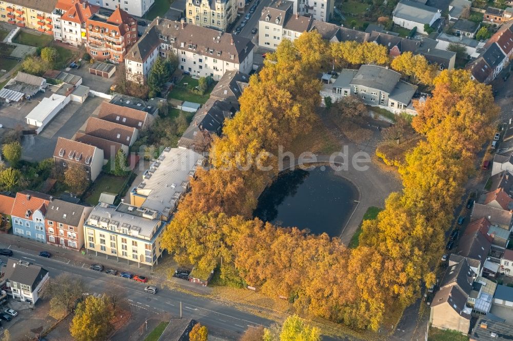 Luftaufnahme Hamm - Parkanlage des herbstlichen Schillerplatz in Hamm im Bundesland Nordrhein-Westfalen