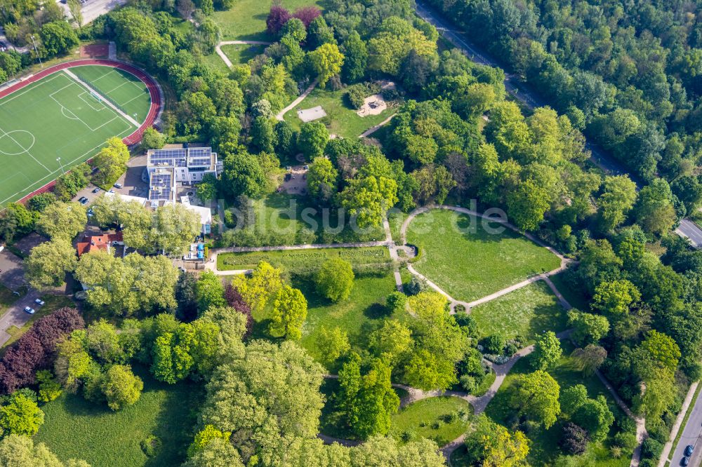 Herne von oben - Parkanlage Herner Stadtgarten in Herne im Bundesland Nordrhein-Westfalen, Deutschland